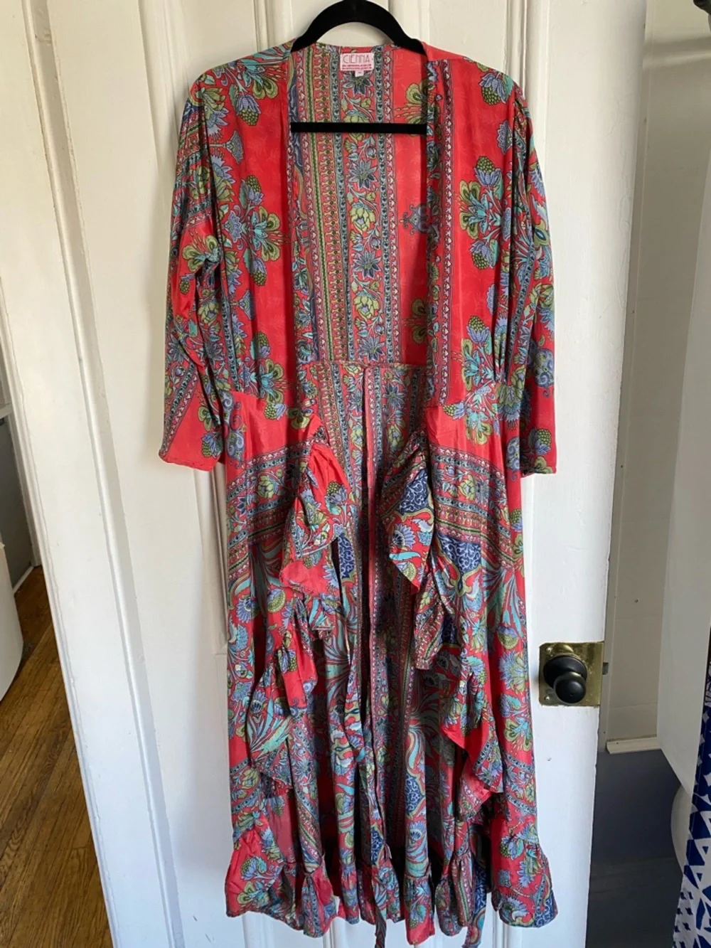 Vintage Silk Mix Over Shirt / Robe / Kimono with Ruffle and Bow Tie Detail - Picture 3 of 9